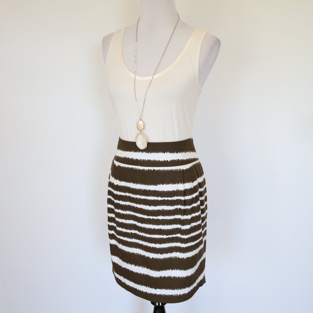 Banana Republic Size 8 Ivory Olive Green Skirt Blouse Set Career Sleeveless